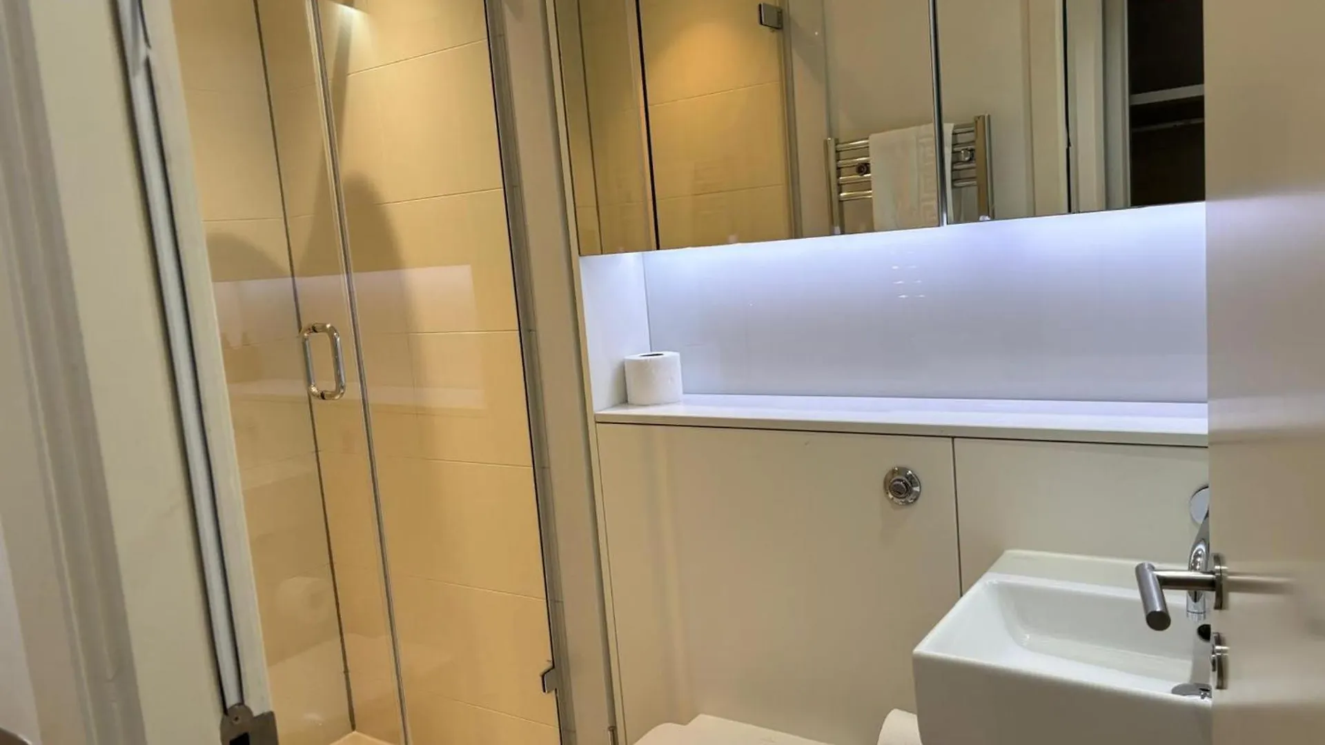 Extremely Central Quartermile Apartment Near To Castle And University Edinburg 0*,  Storbritannien