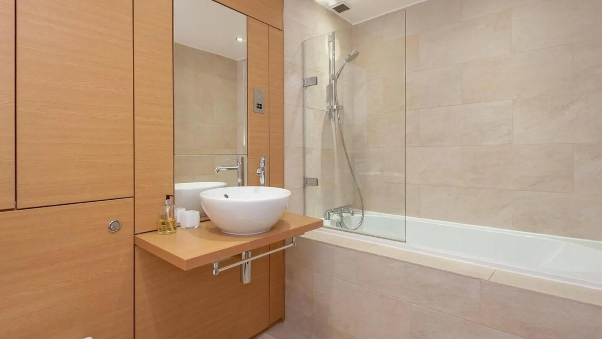 Extremely Central Quartermile Apartment Near To Castle And University Edinburgh
