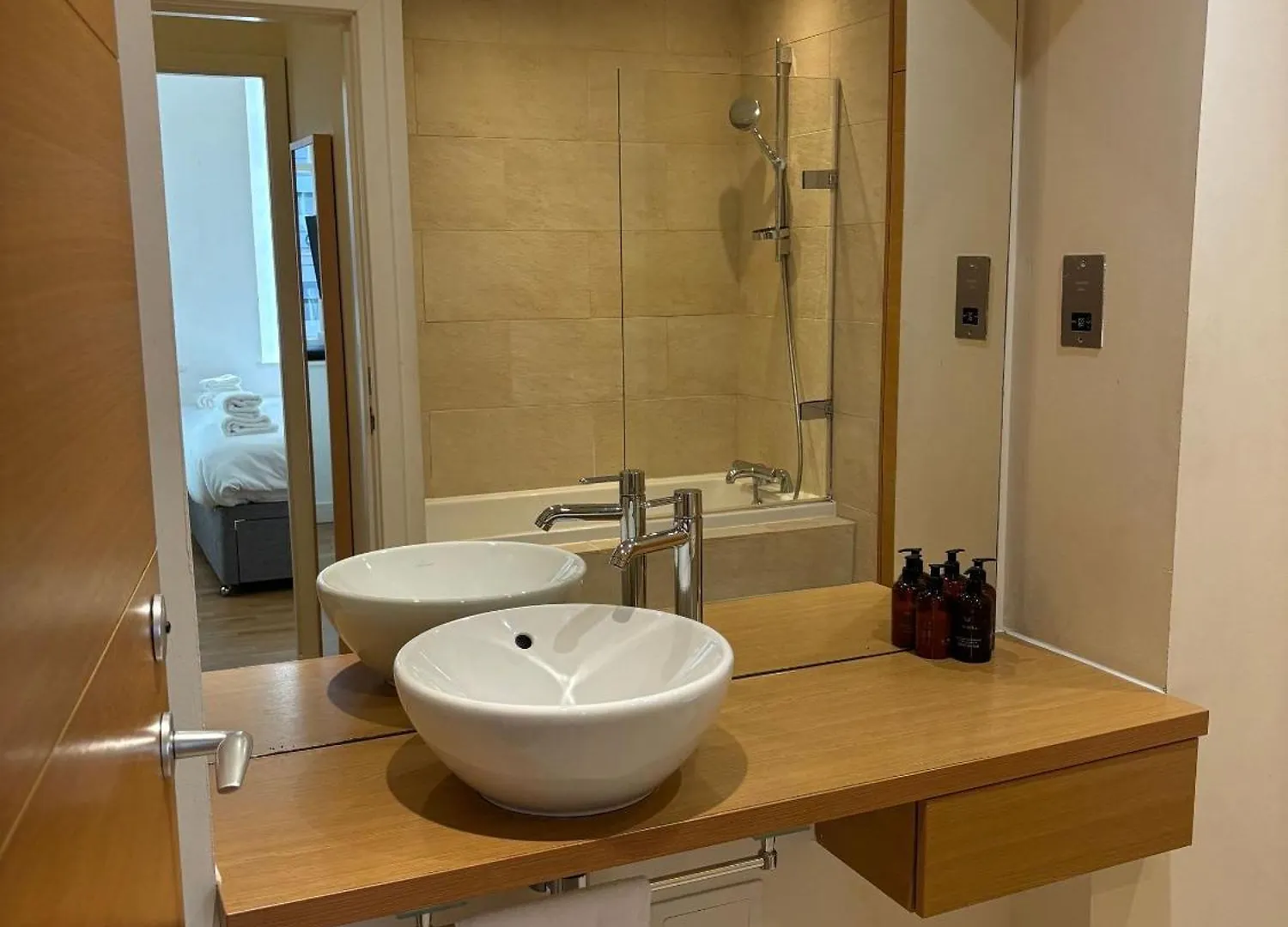 Extremely Central Quartermile Apartment Near To Castle And University Edinburgh
