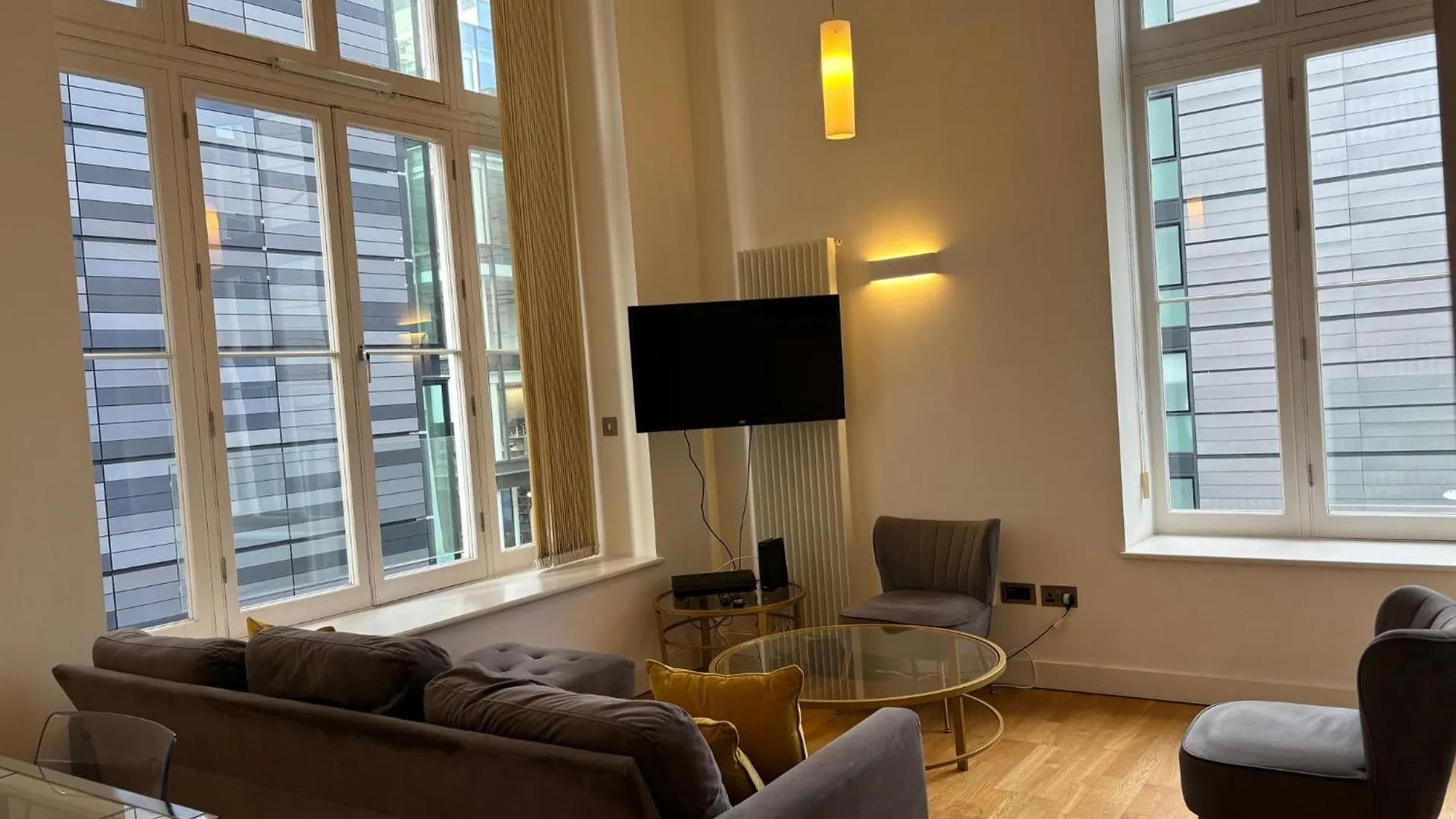 Extremely Central Quartermile Apartment Near To Castle And University Edinburgh